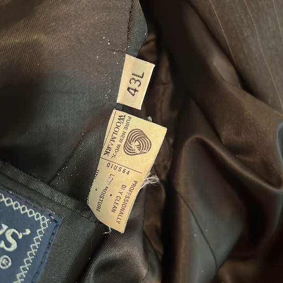 Burberry wool suit - Picture 9 of 10